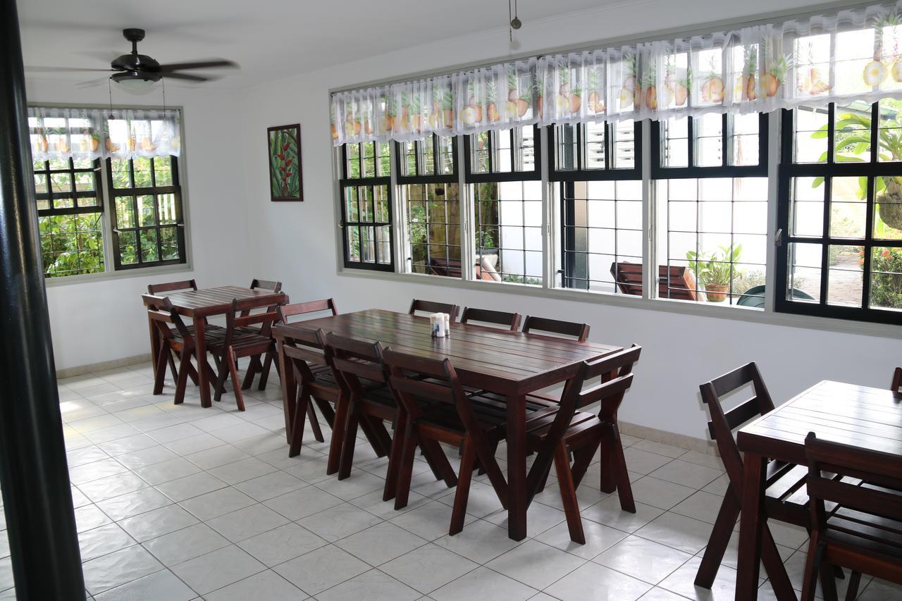 Guesthouse Amice Paramaribo Exterior photo