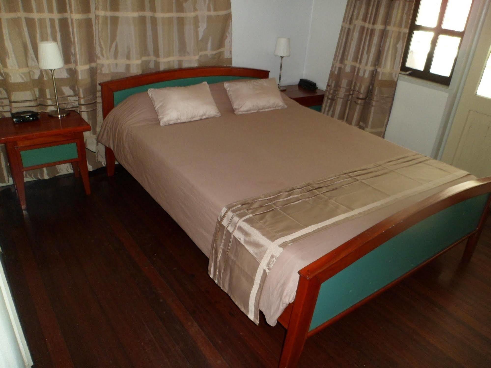 Guesthouse Amice Paramaribo Exterior photo