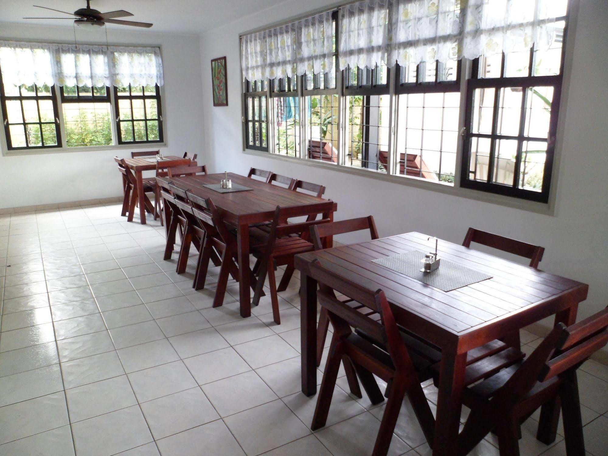 Guesthouse Amice Paramaribo Exterior photo