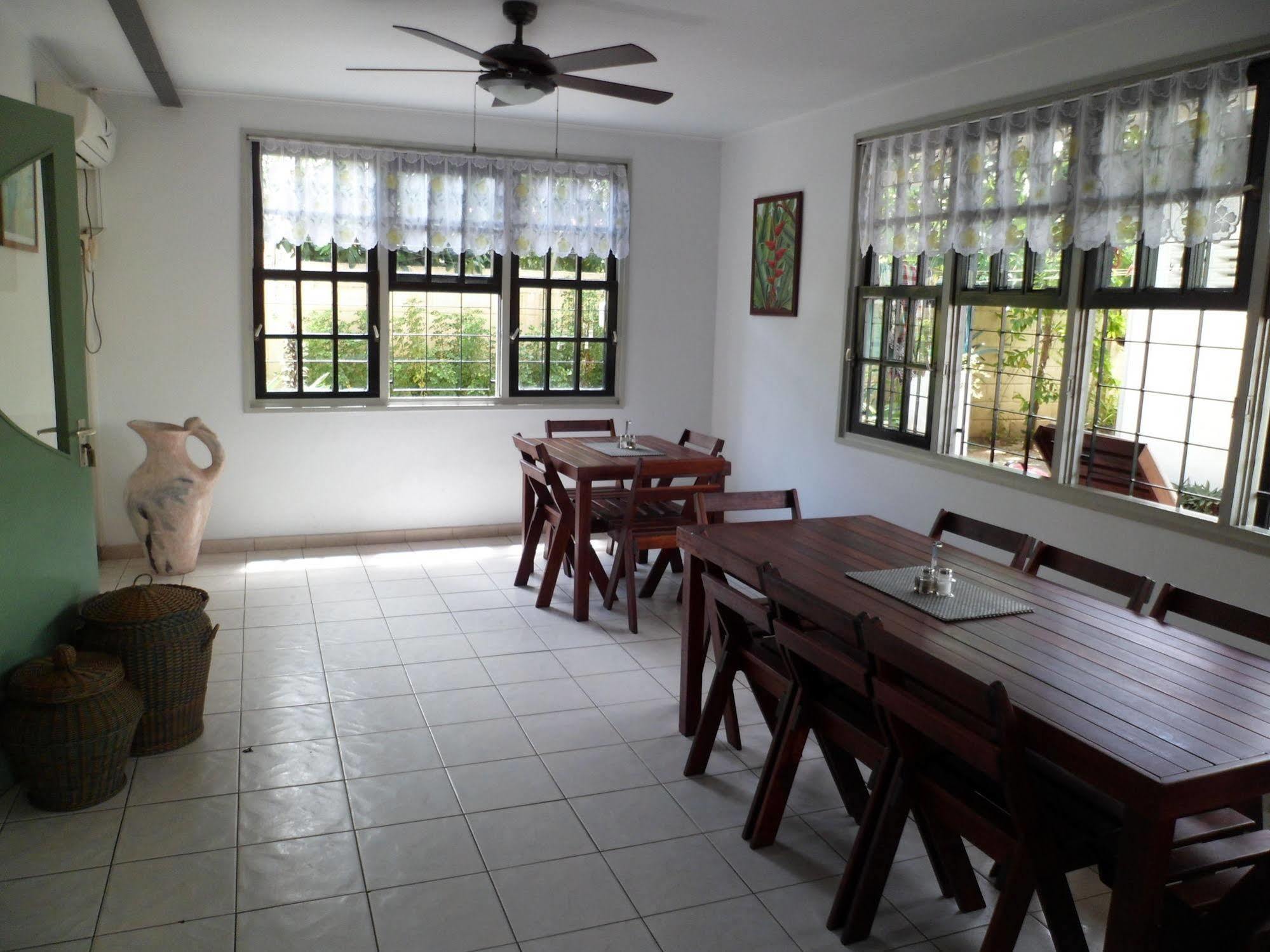 Guesthouse Amice Paramaribo Exterior photo